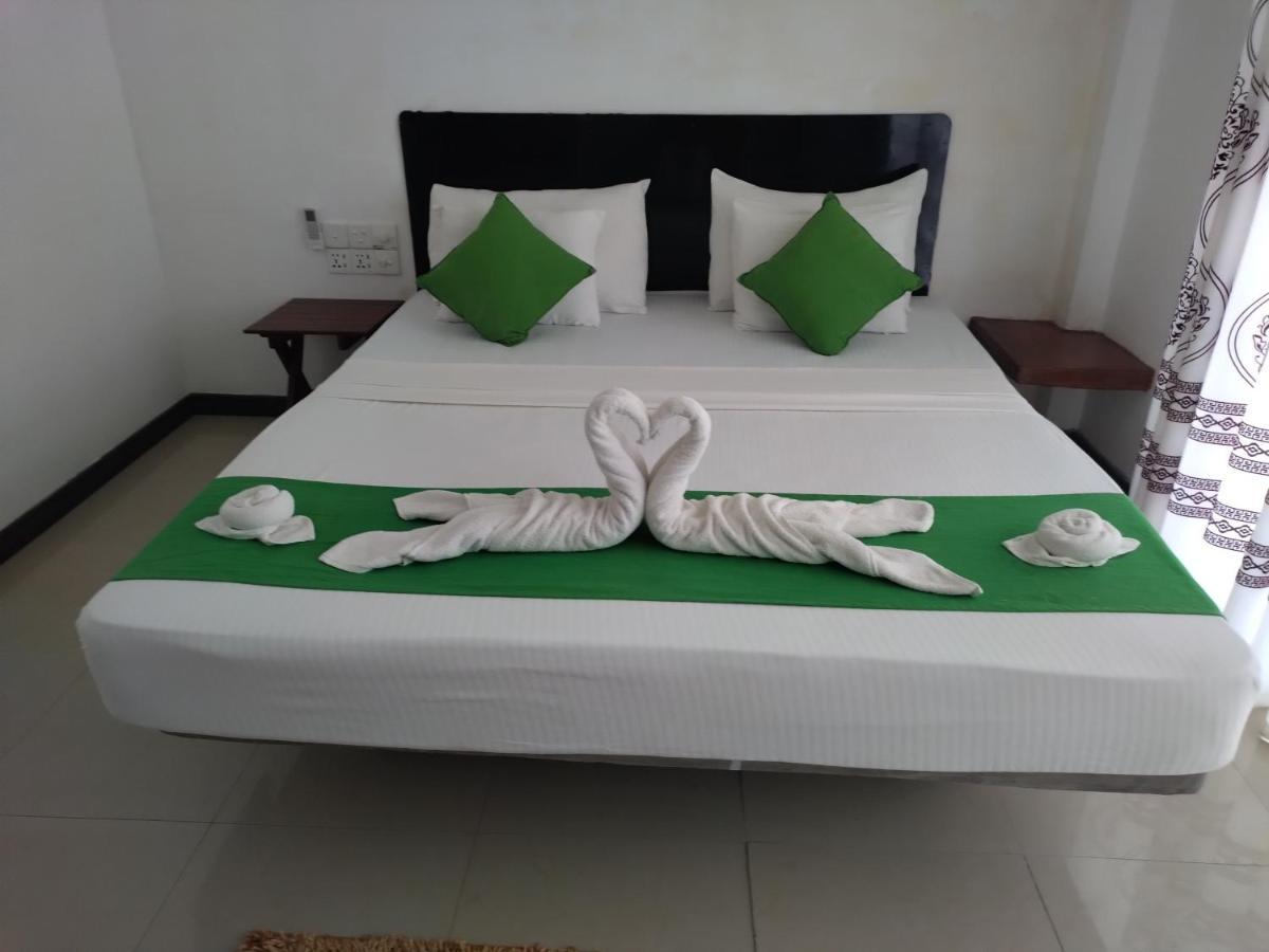 Village Mango Resort Yala Tissamaharama Kültér fotó